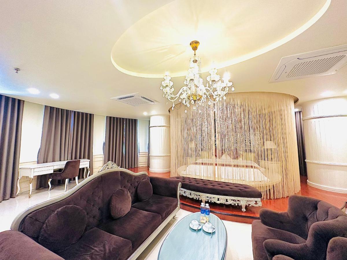 Viet Uc Hotel Ben Tre Exterior photo