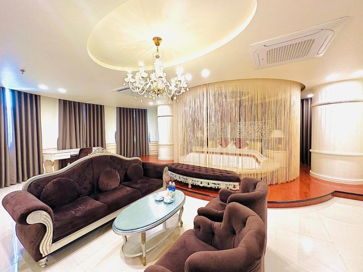 Viet Uc Hotel Ben Tre Exterior photo
